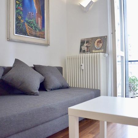 New Renovated Apartment With Balcony Porta Romana Milano Exteriör bild