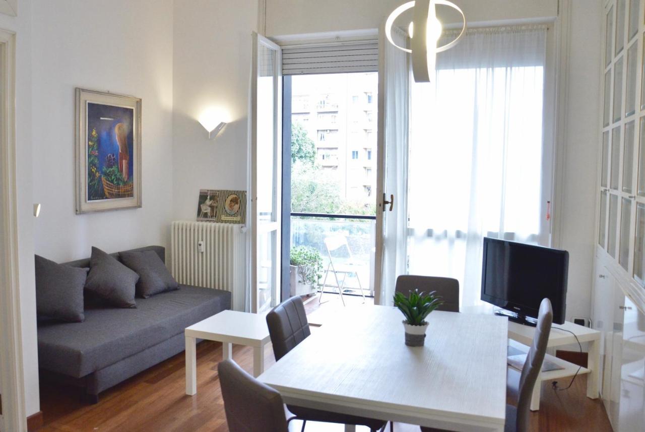 New Renovated Apartment With Balcony Porta Romana Milano Exteriör bild