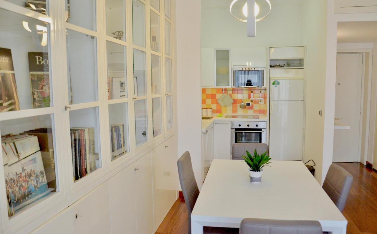 New Renovated Apartment With Balcony Porta Romana Milano Exteriör bild