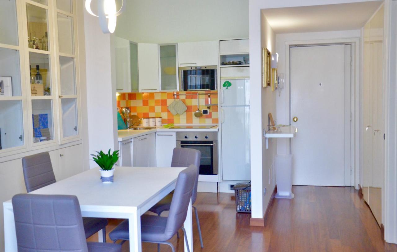 New Renovated Apartment With Balcony Porta Romana Milano Exteriör bild