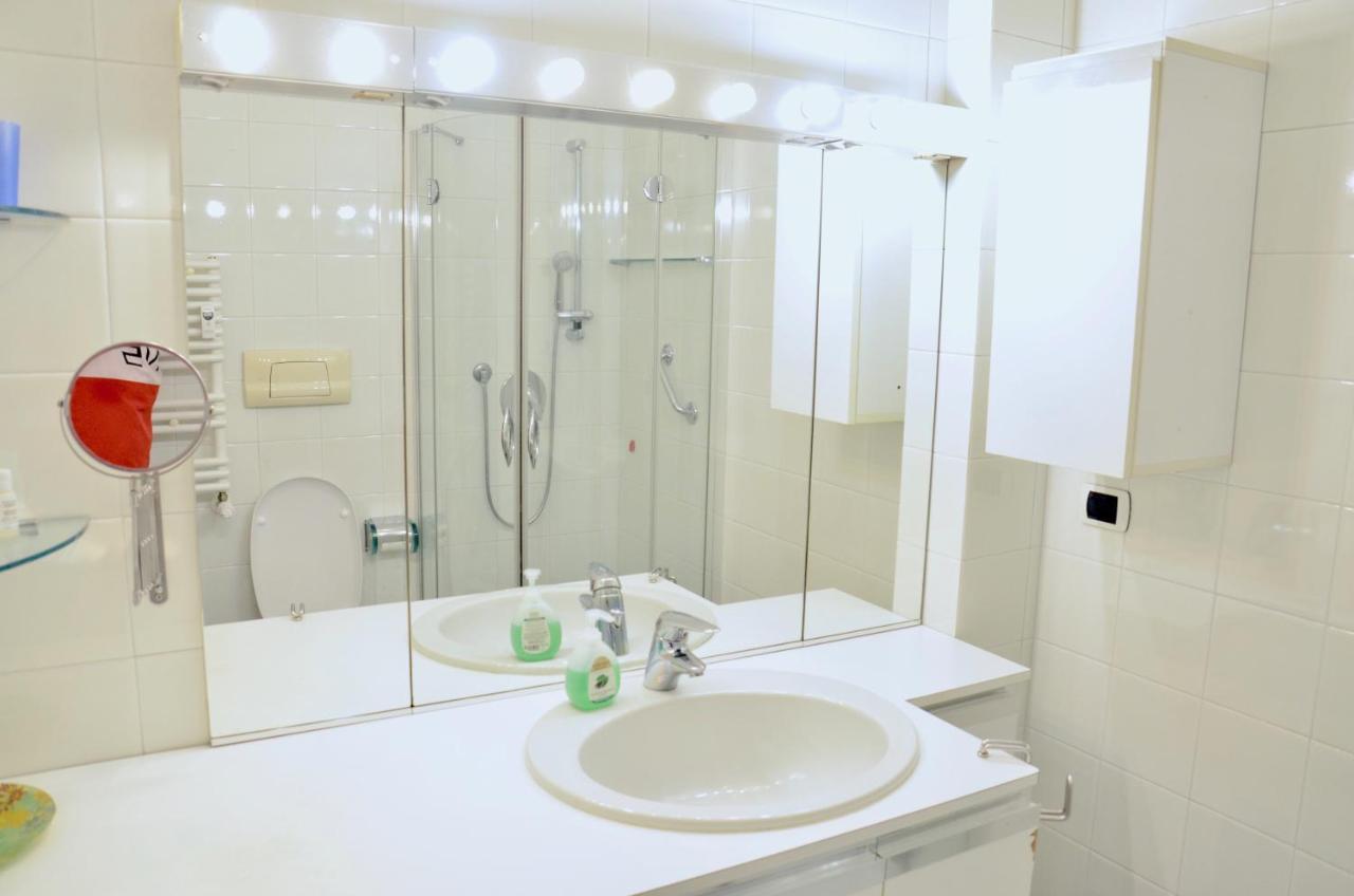 New Renovated Apartment With Balcony Porta Romana Milano Exteriör bild